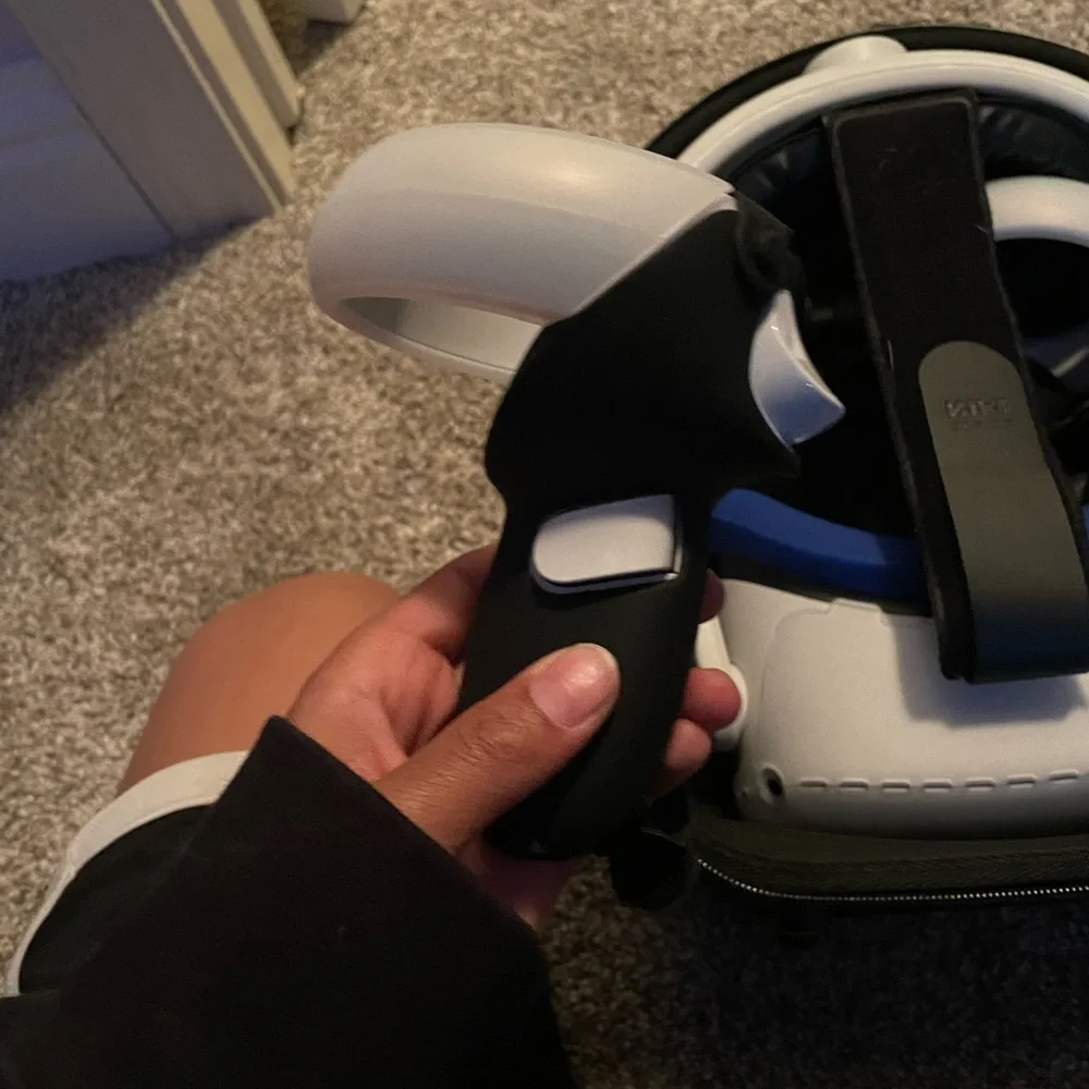Oculus quest 2 with accessories